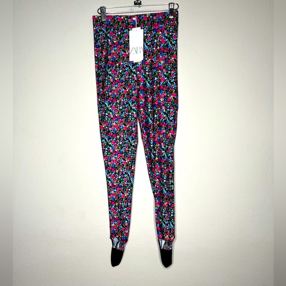 ZARA Ladies high rise floral leggings with foot strap pull on NWT Small - Picture 1 of 7